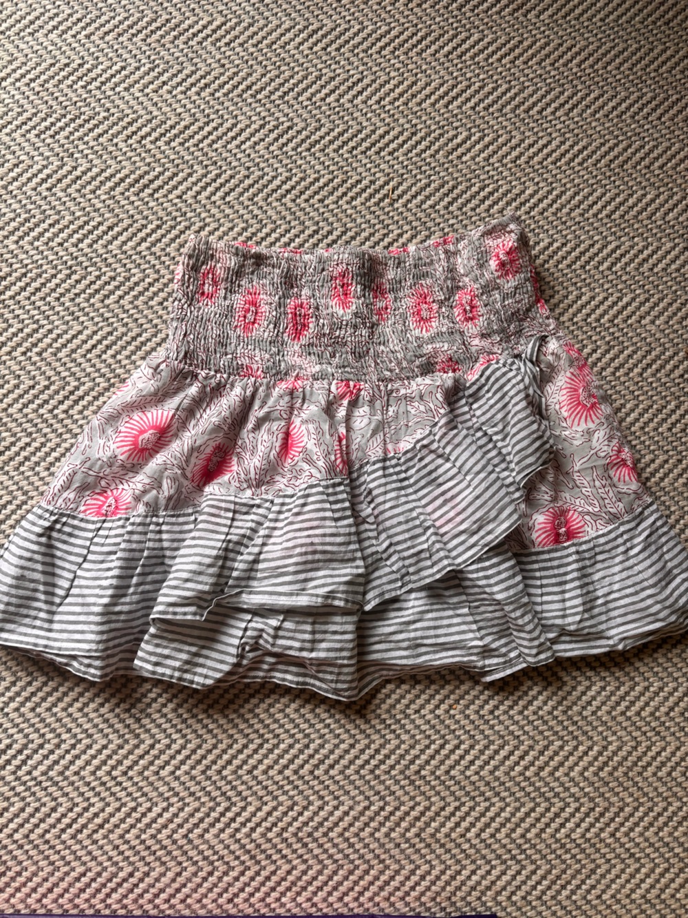Madison Mathews Tiered Ruffle Skirt in Gray and Pink Floral Size XS worn once